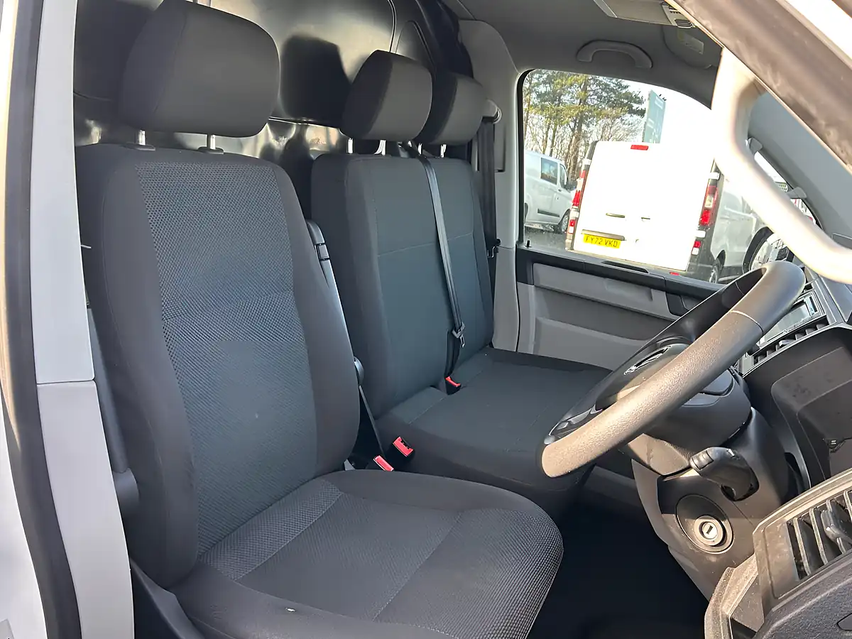 Used 2020 Volkswagen Transporter Trendline White - Interior and Exterior details 11