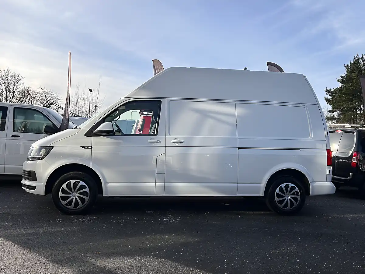 Used 2020 Volkswagen Transporter Trendline White - Interior and Exterior details 8