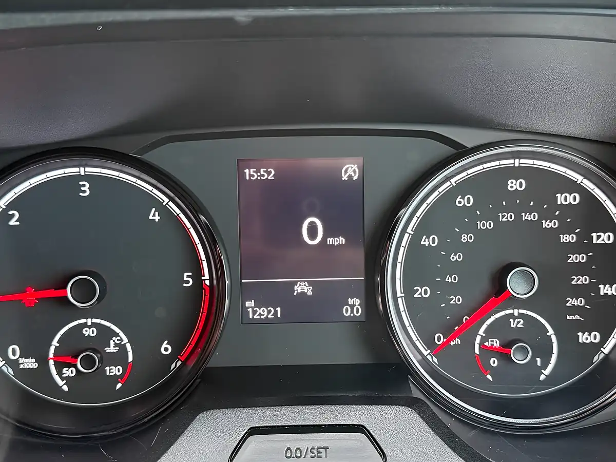 Used 2020 Volkswagen Transporter Xscape Camper Grape Yellow - Interior and Exterior details 10