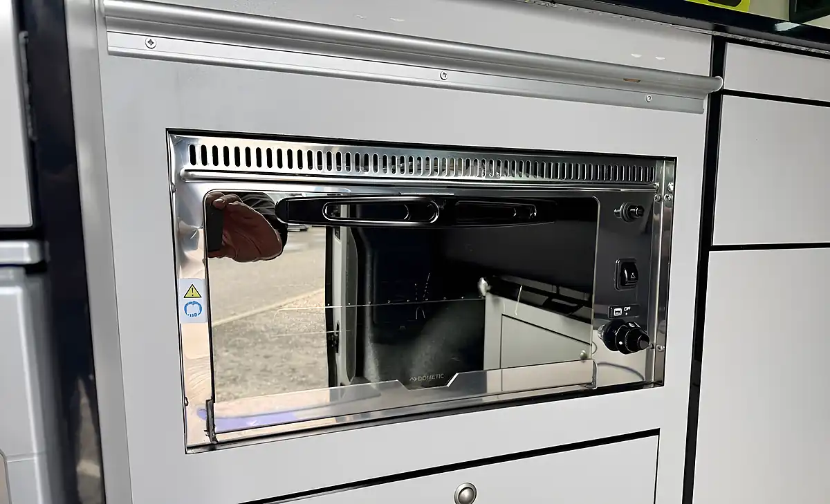 Used 2020 Volkswagen Transporter Xscape Camper Grape Yellow - Interior and Exterior details 16