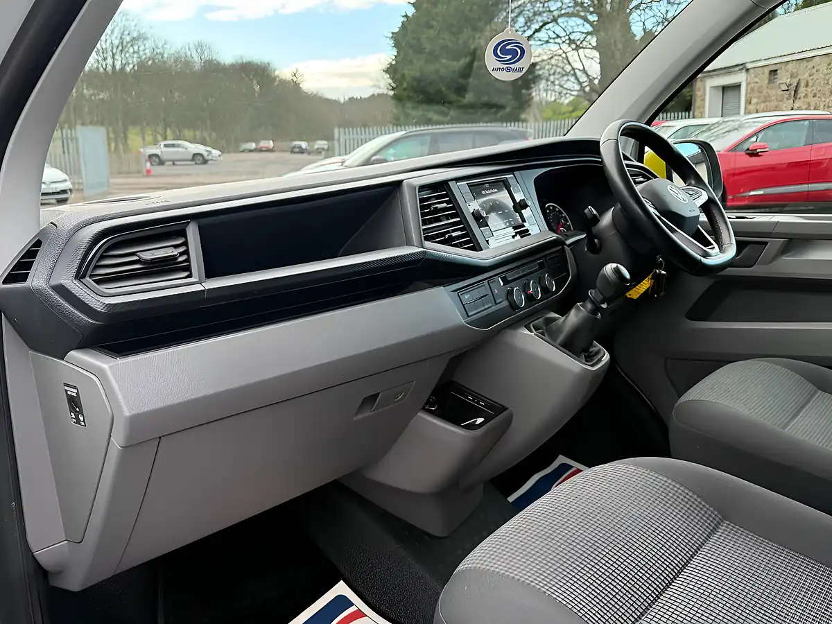 Used 2020 Volkswagen Transporter Xscape Camper Grape Yellow - Interior and Exterior details 8