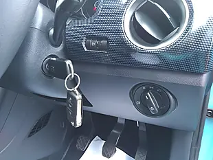 Used 2020 Volkswagen Up! Blue - Interior and Exterior details 16