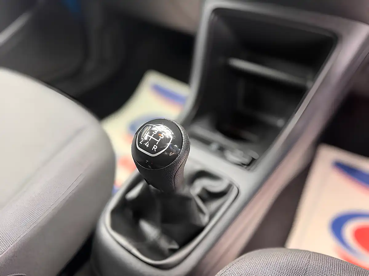 Used 2020 Volkswagen Up! Move Up! Blue - Interior and Exterior details 15