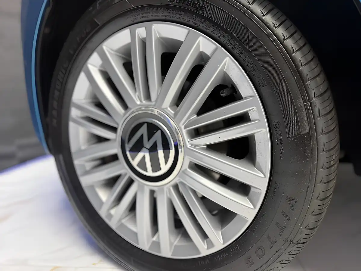 Used 2020 Volkswagen Up! Move Up! Blue - Interior and Exterior details 9