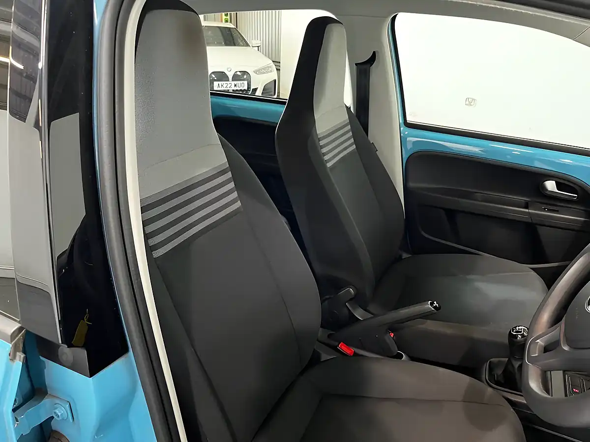 Used 2020 Volkswagen Up! Move Up! Blue - Interior and Exterior details 19