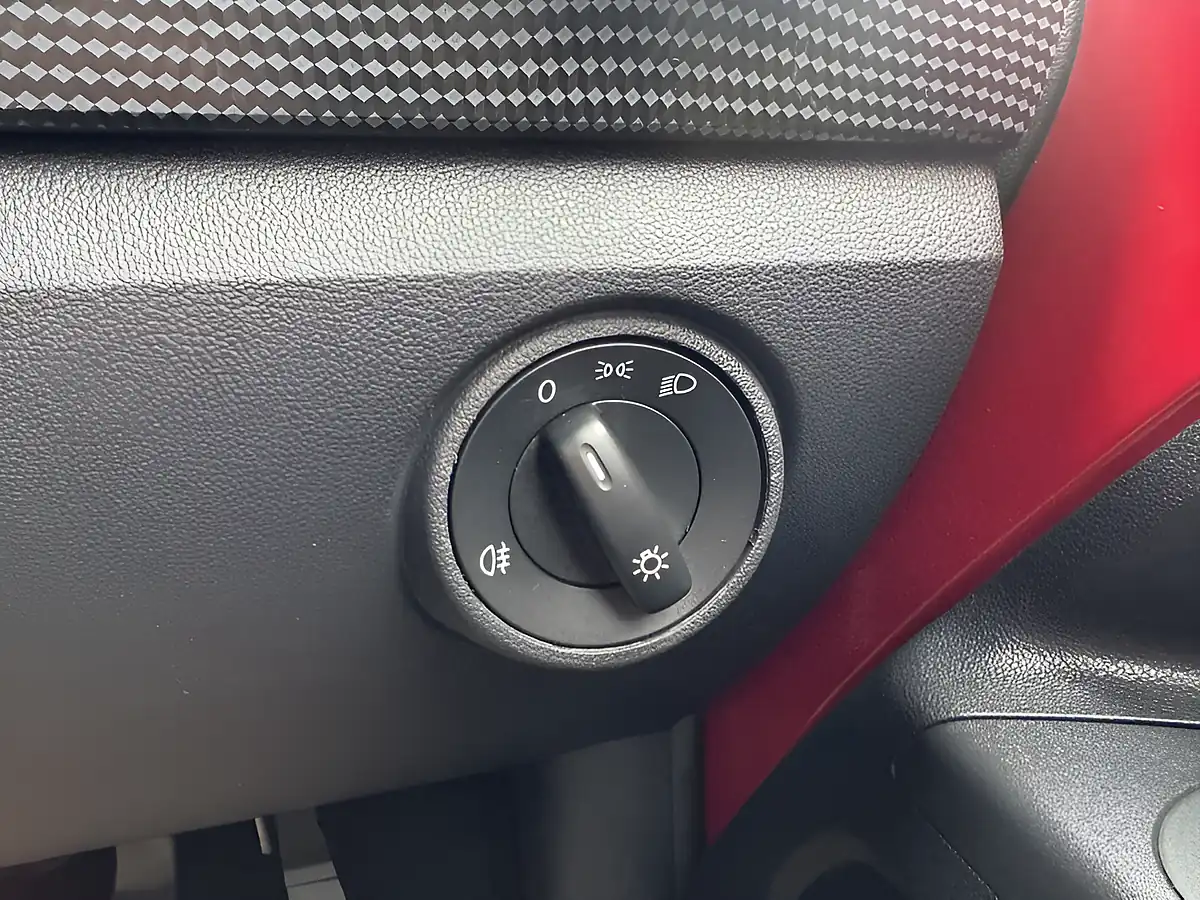 Used 2020 Volkswagen Up Up Red - Interior and Exterior details 17