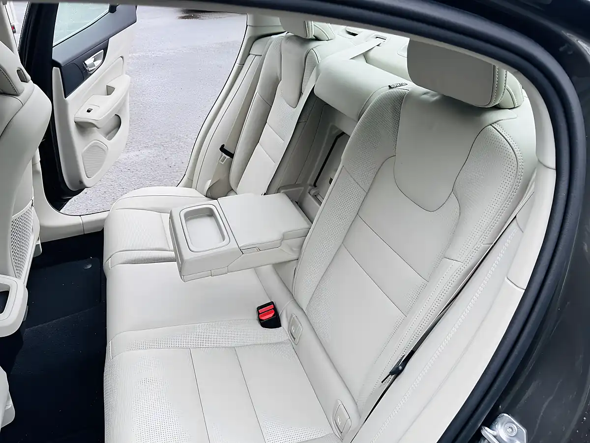 Used 2020 Volvo S60 Inscription Plus Grey - Interior and Exterior details 12