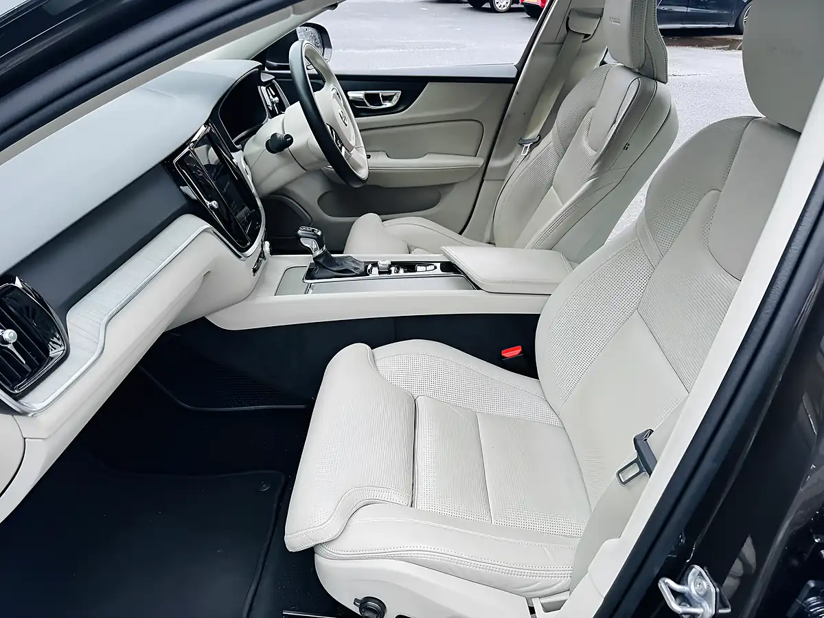 Used 2020 Volvo S60 Inscription Plus Grey - Interior and Exterior details 16