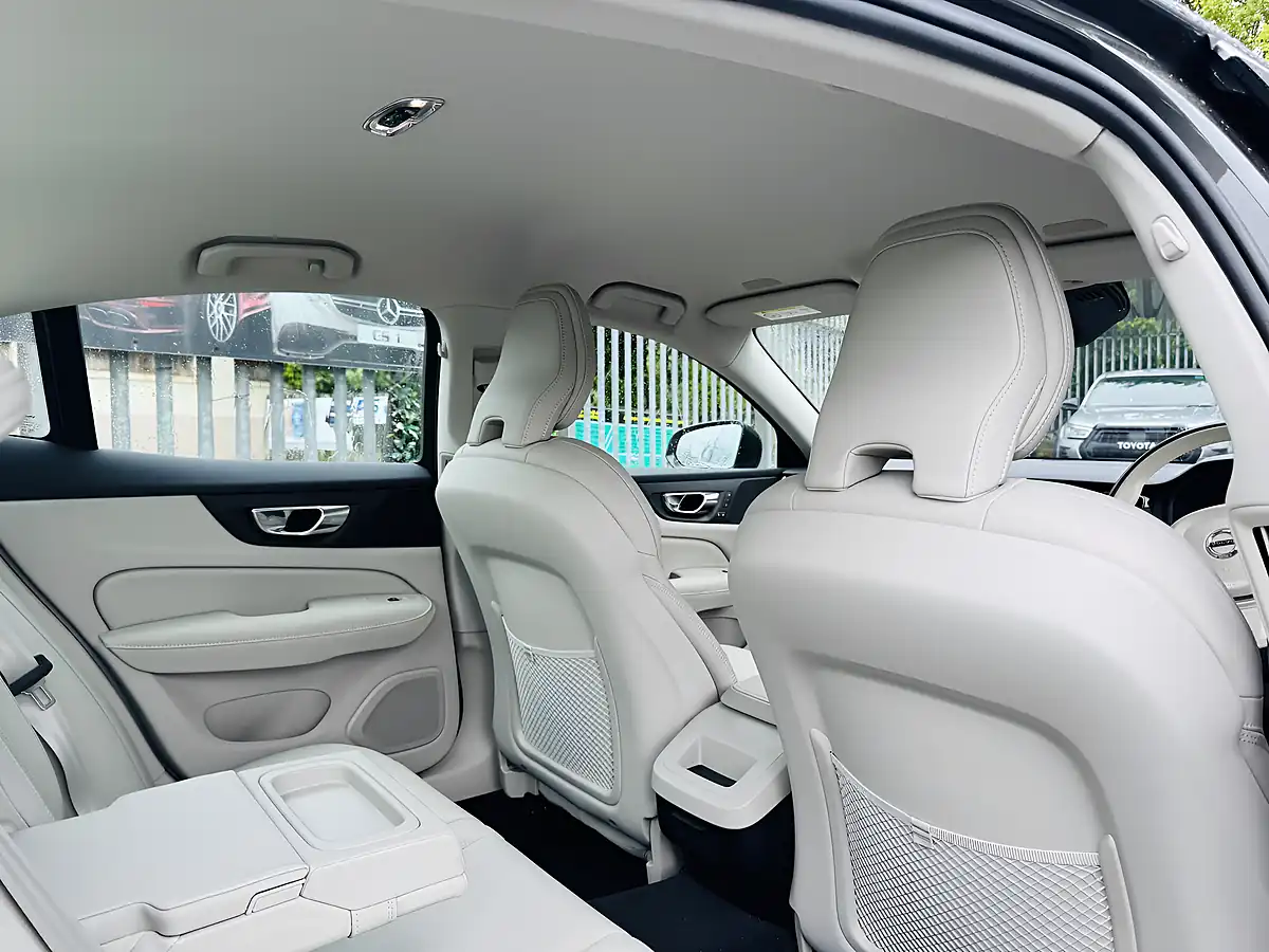 Used 2020 Volvo S60 Inscription Plus Grey - Interior and Exterior details 4