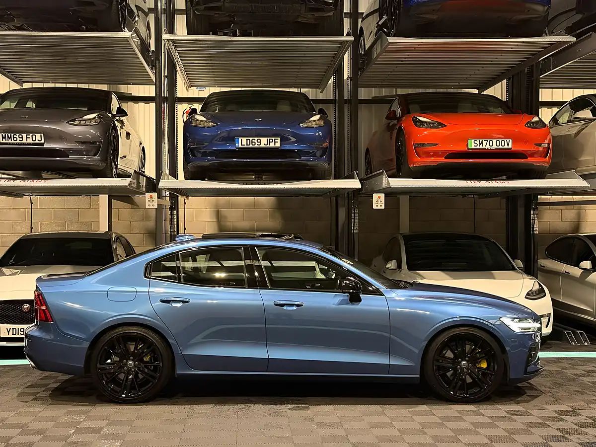 Used 2020 Volvo S60 R-Design Plus Blue - Interior and Exterior details 10