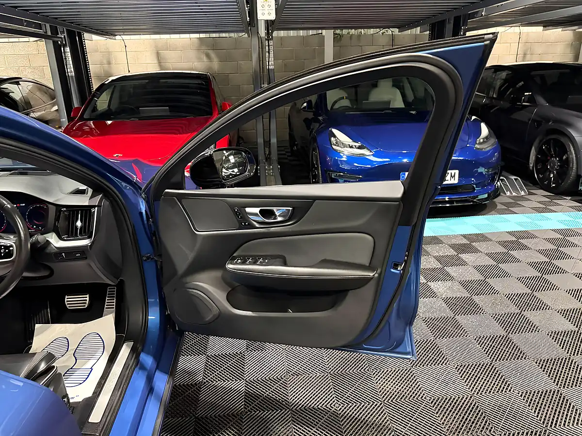 Used 2020 Volvo S60 R-Design Plus Blue - Interior and Exterior details 13