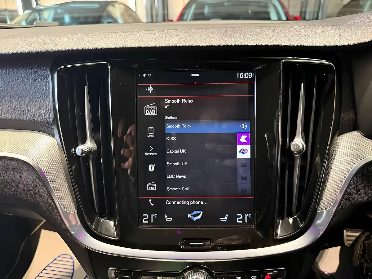 Used 2020 Volvo S60 R-Design Plus Blue - Interior and Exterior details 18
