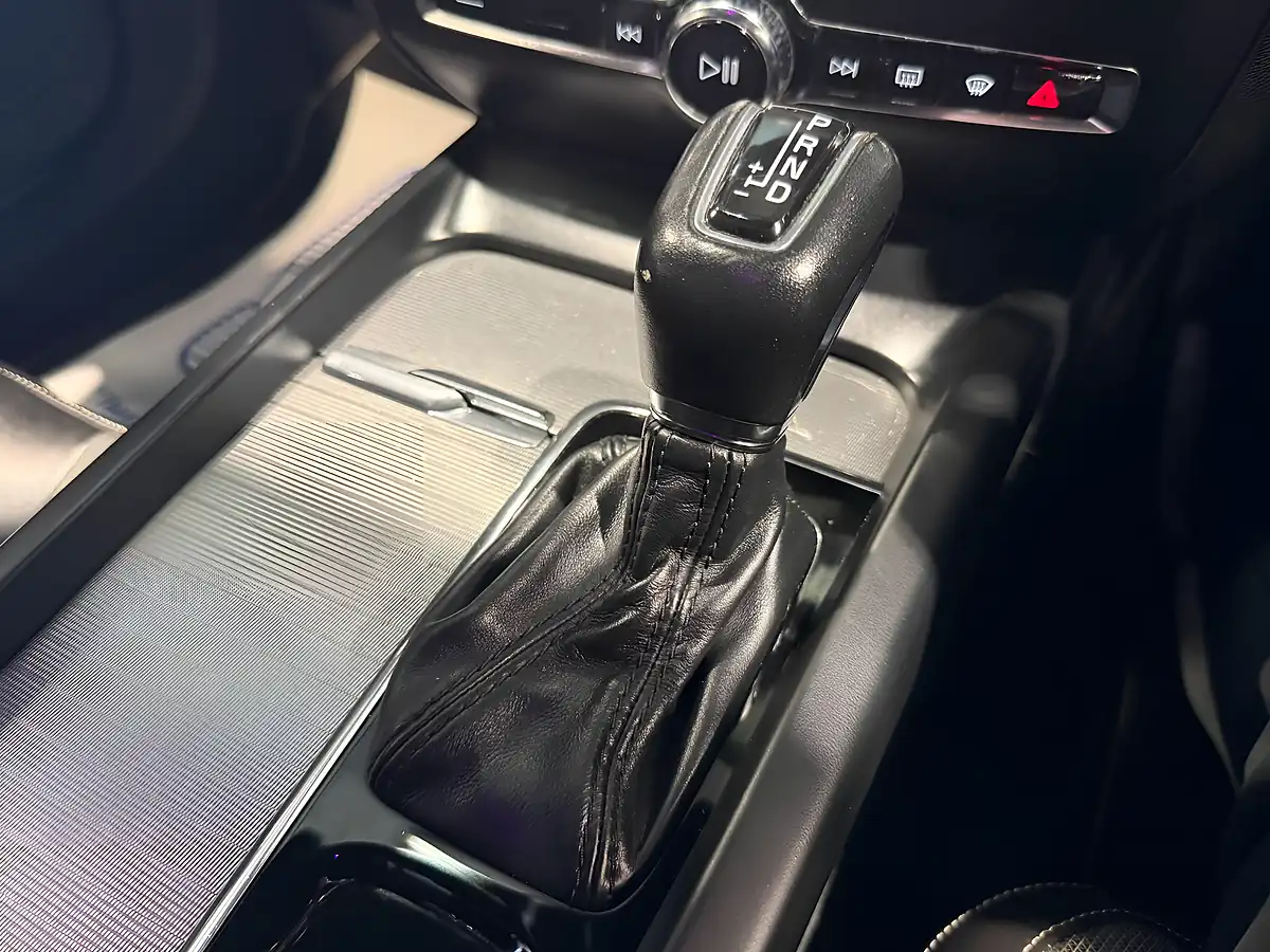 Used 2020 Volvo S60 R-Design Plus Blue - Interior and Exterior details 19
