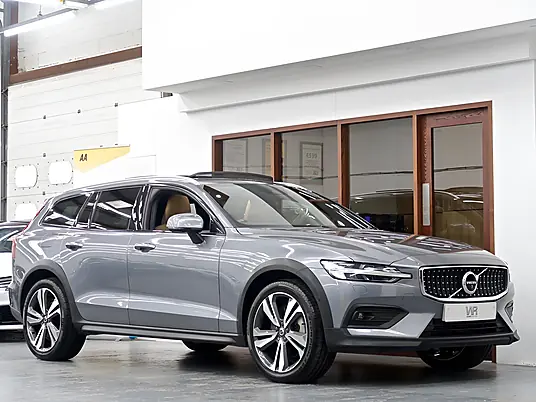 2020 Volvo V60 Cross Country T5 Plus