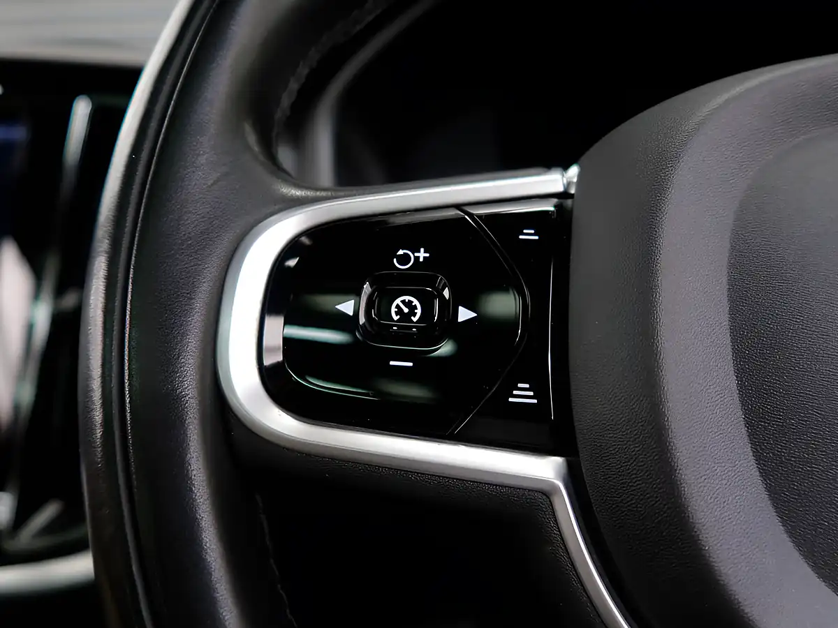 Used 2020 Volvo V60 Cross Country Plus Grey - Interior and Exterior details 11