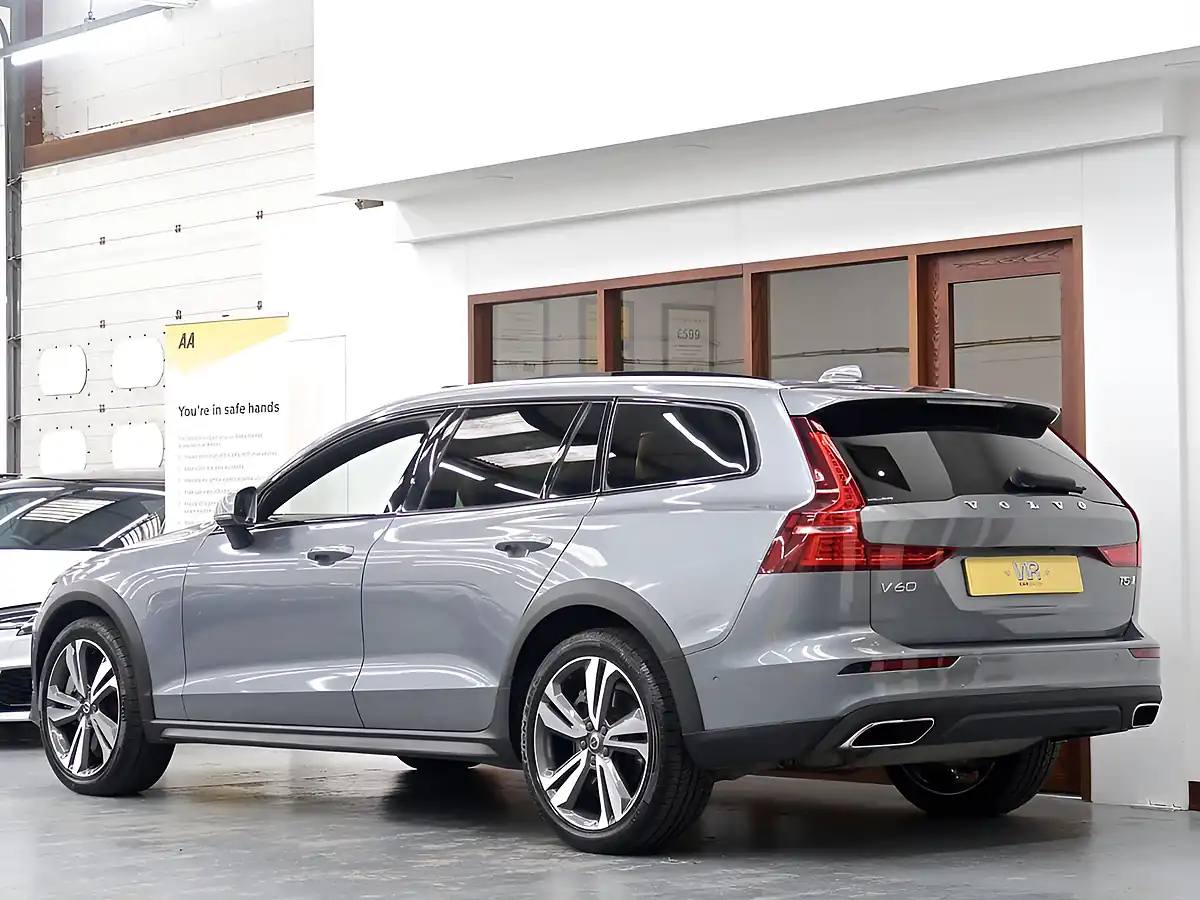 Used 2020 Volvo V60 Cross Country Plus Grey - Interior and Exterior details 3