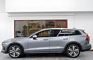 Used 2020 Volvo V60 Cross Country Plus Grey - Interior and Exterior details 4