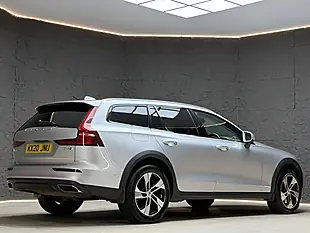 Used 2020 Volvo V60 Cross Country Plus Silver - Interior and Exterior details 12