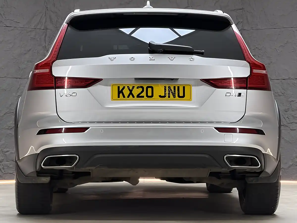 Used 2020 Volvo V60 Cross Country Plus Silver - Interior and Exterior details 14