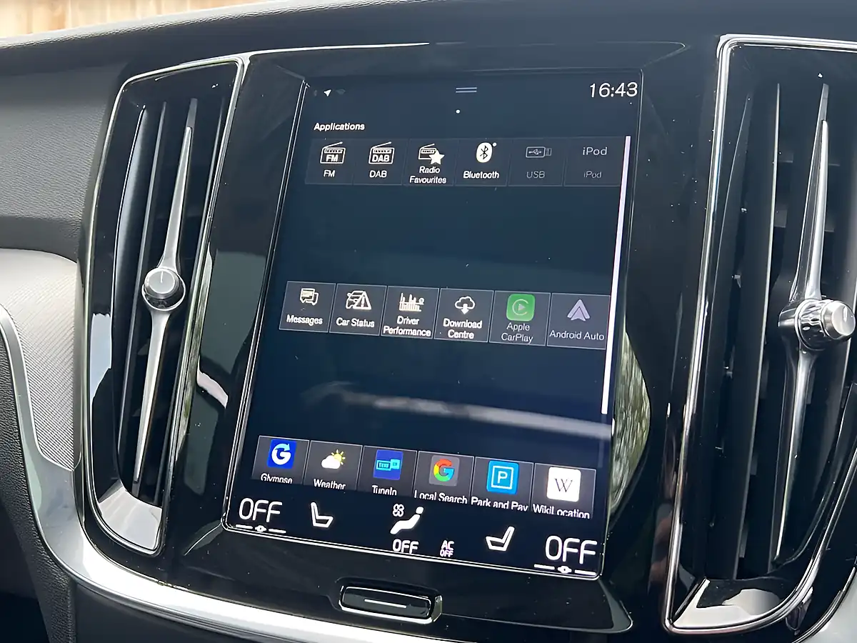 Used 2020 Volvo V60 Inscription Plus Silver - Interior and Exterior details 15
