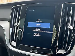Used 2020 Volvo V60 Inscription Plus Silver - Interior and Exterior details 16