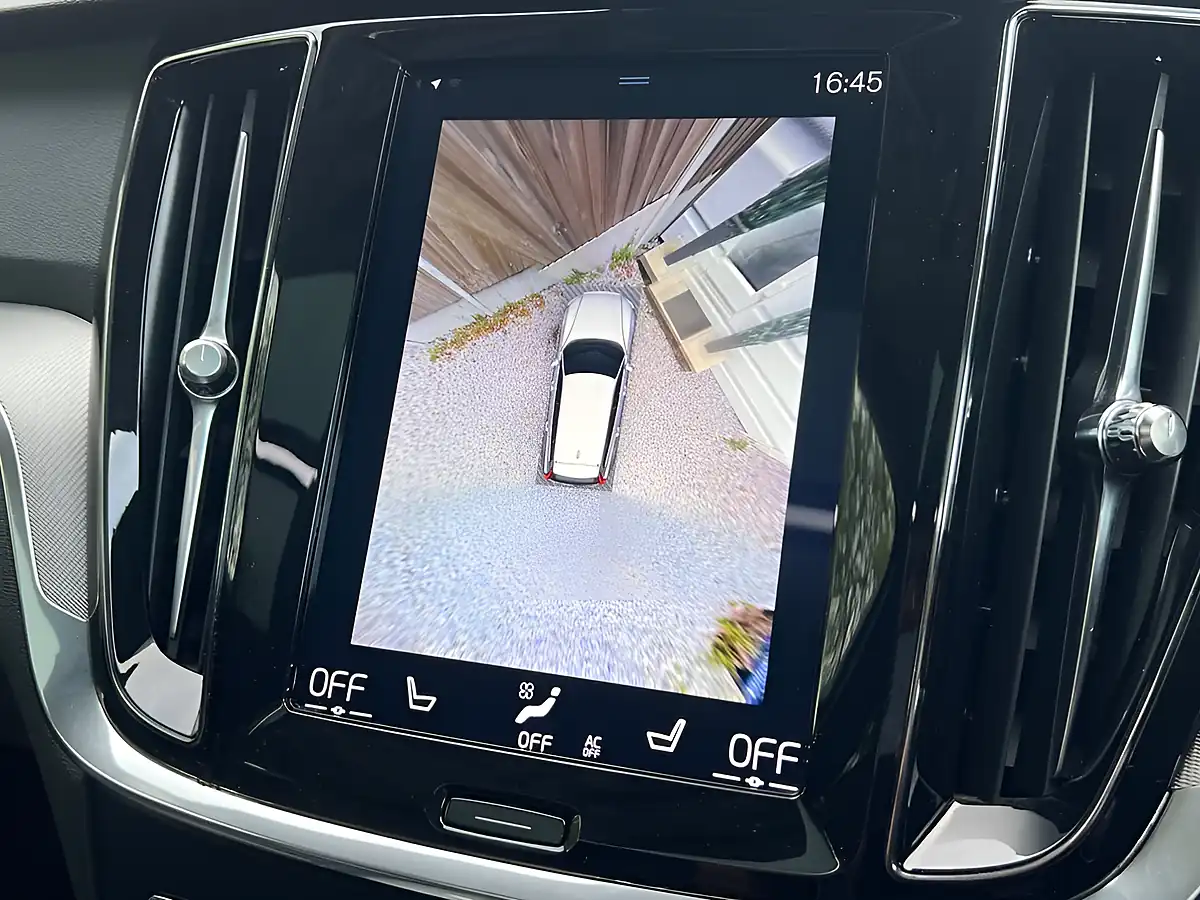 Used 2020 Volvo V60 Inscription Plus Silver - Interior and Exterior details 6