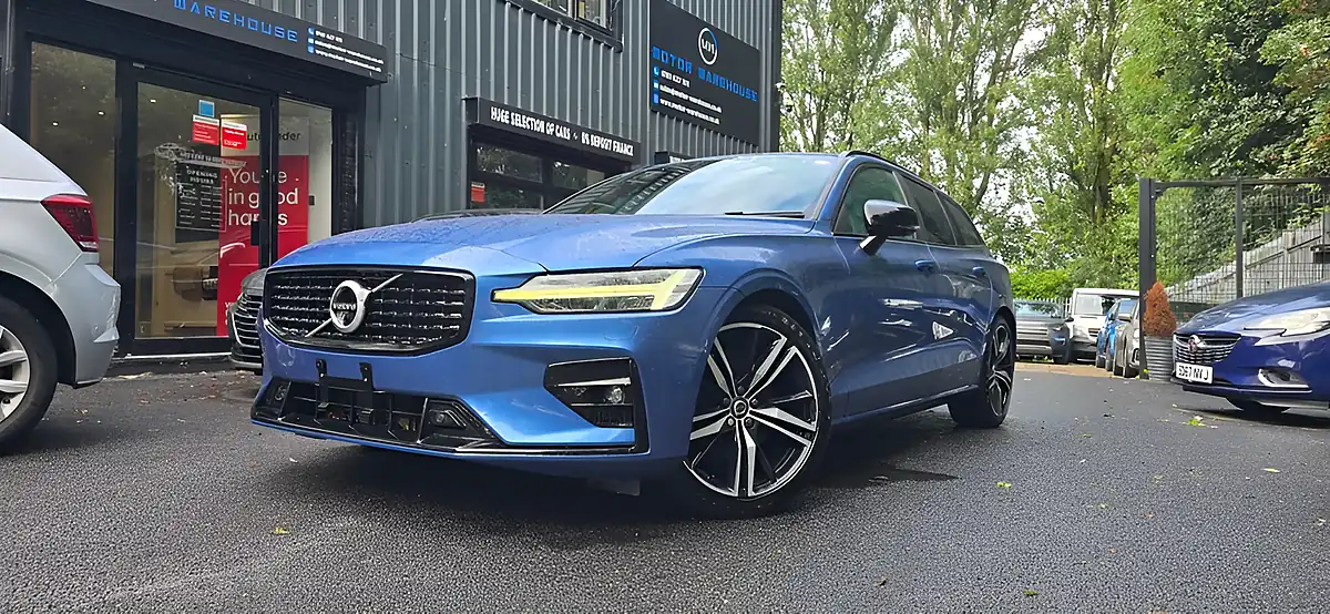 Used 2020 Volvo V60 R-Design Blue - Front View