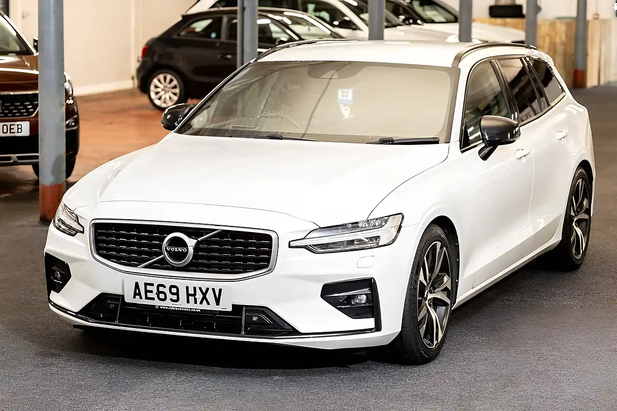 Used 2020 Volvo V60 R-Design White - Front View