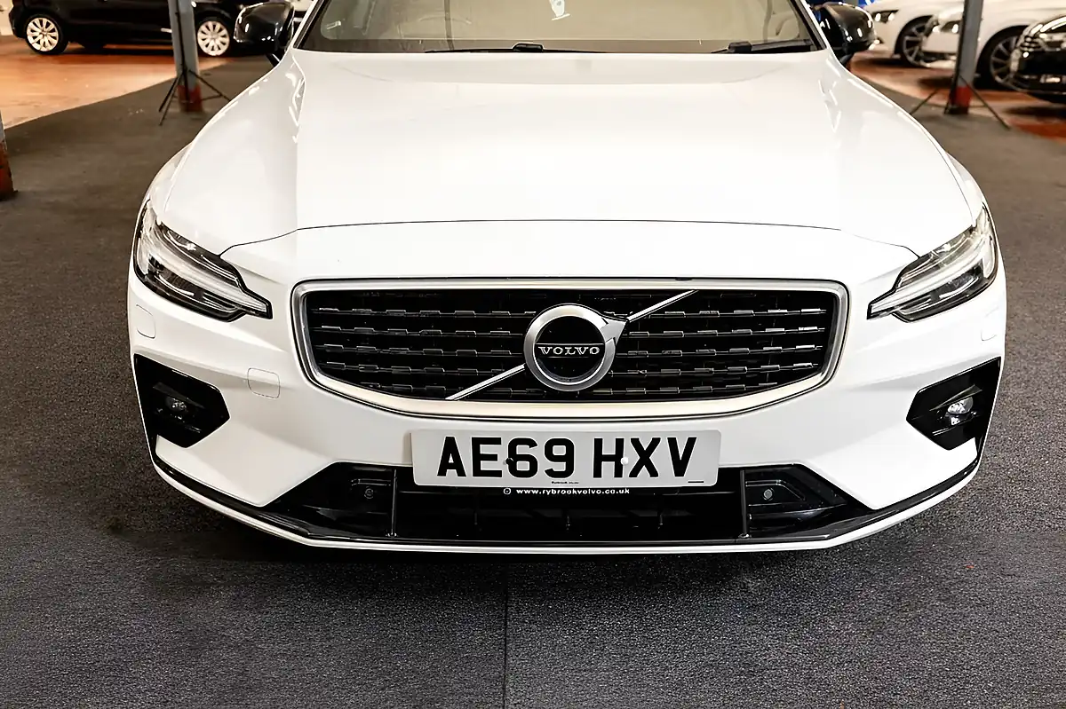 Used 2020 Volvo V60 R-Design White - Interior and Exterior details 10