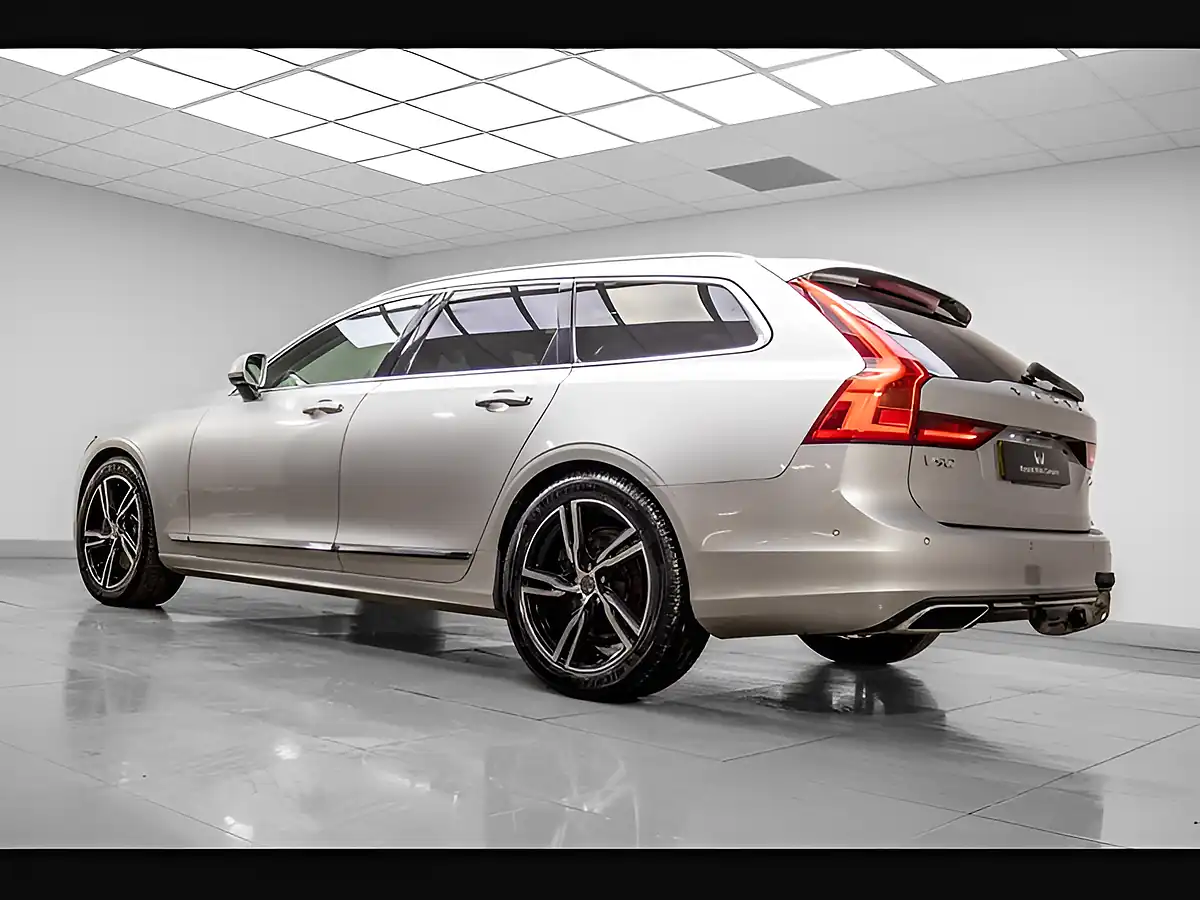 Used 2020 Volvo V90 Inscription Plus Silver - Interior and Exterior details 4
