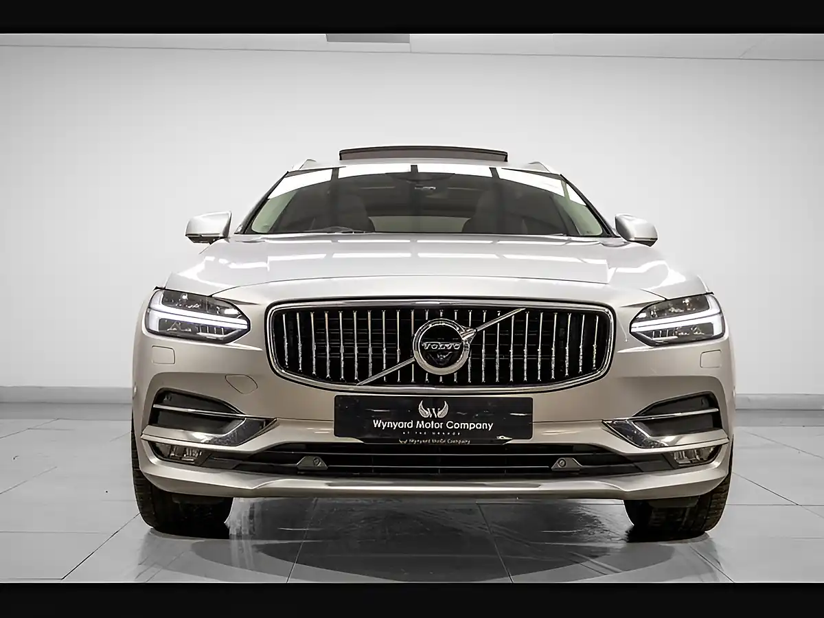 Used 2020 Volvo V90 Inscription Plus Silver - Interior and Exterior details 5