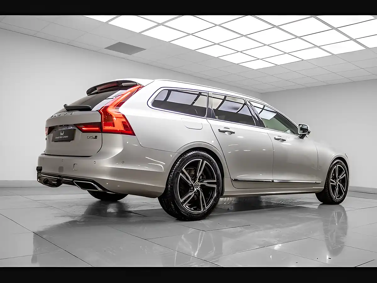 Used 2020 Volvo V90 Inscription Plus Silver - Interior and Exterior details 6