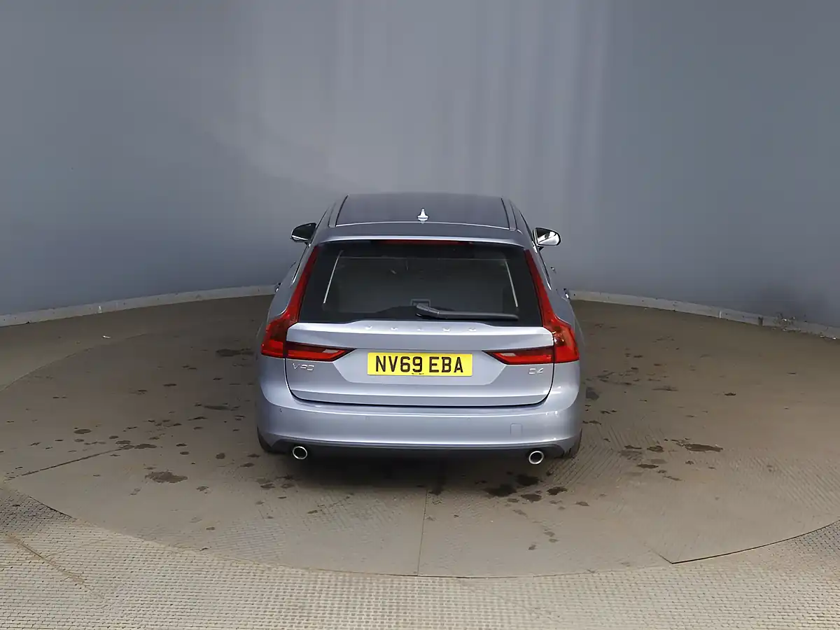 Used 2020 Volvo V90 Momentum Plus Blue - Interior and Exterior details 10