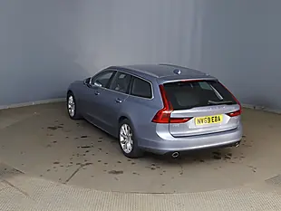 Used 2020 Volvo V90 Momentum Plus Blue - Interior and Exterior details 6