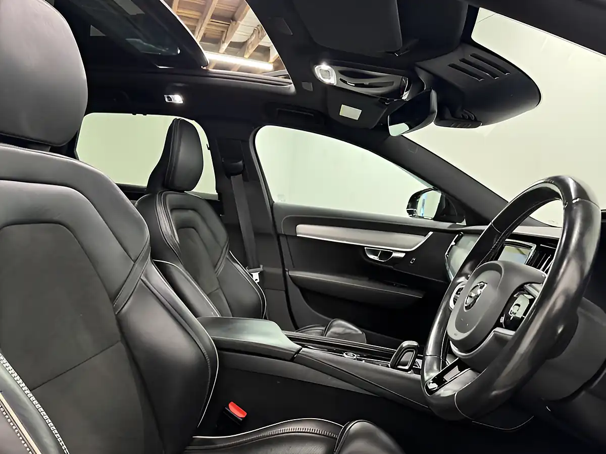 Used 2020 Volvo V90 R-Design Onyx Black - Interior and Exterior details 10