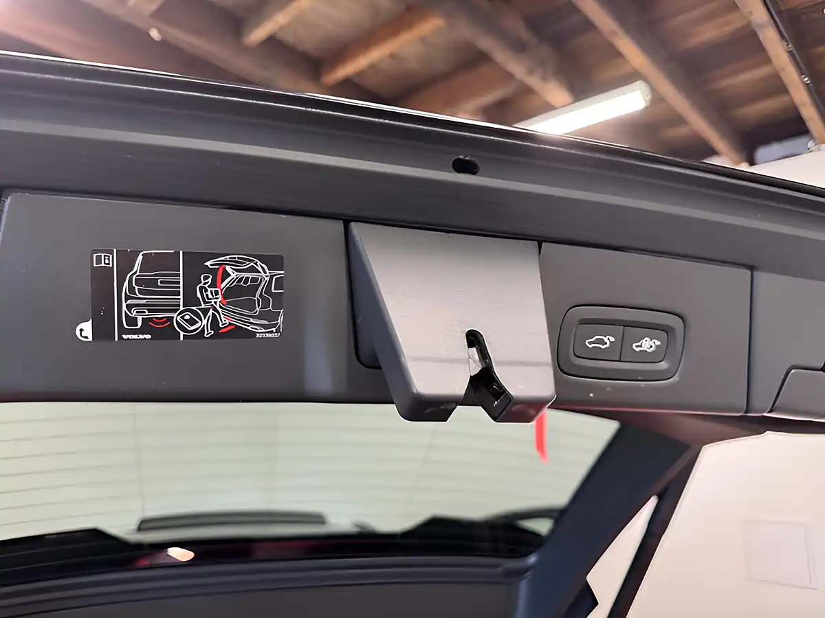 Used 2020 Volvo V90 R-Design Onyx Black - Interior and Exterior details 17