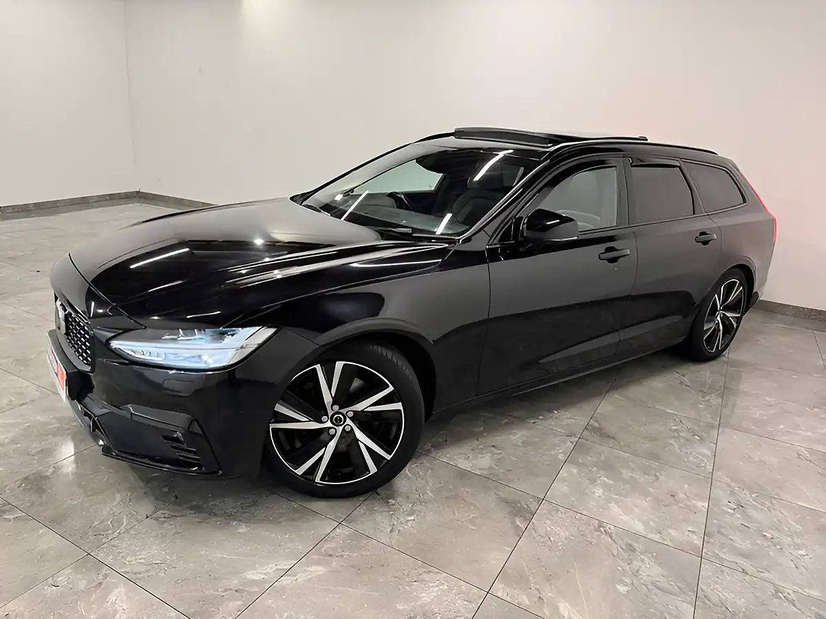 Used 2020 Volvo V90 R-Design Onyx Black - Interior and Exterior details 4