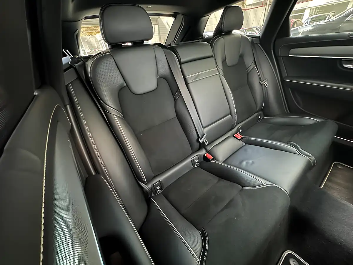 Used 2020 Volvo V90 R-Design Plus Aurora Silver - Interior and Exterior details 8