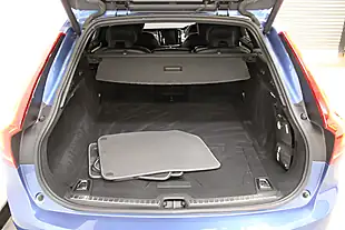 Used 2020 Volvo V90 R-Design Plus Blue - Interior and Exterior details 11