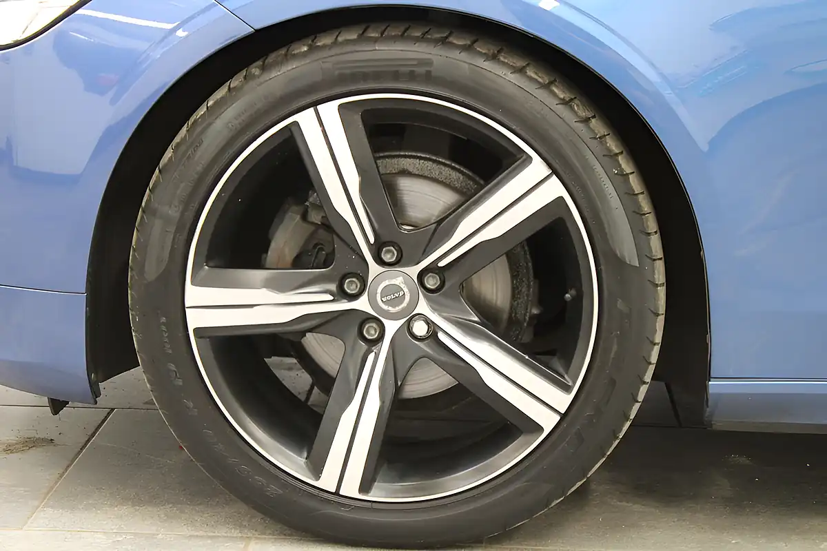 Used 2020 Volvo V90 R-Design Plus Blue - Interior and Exterior details 13