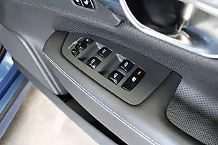 Used 2020 Volvo V90 R-Design Plus Blue - Interior and Exterior details 18