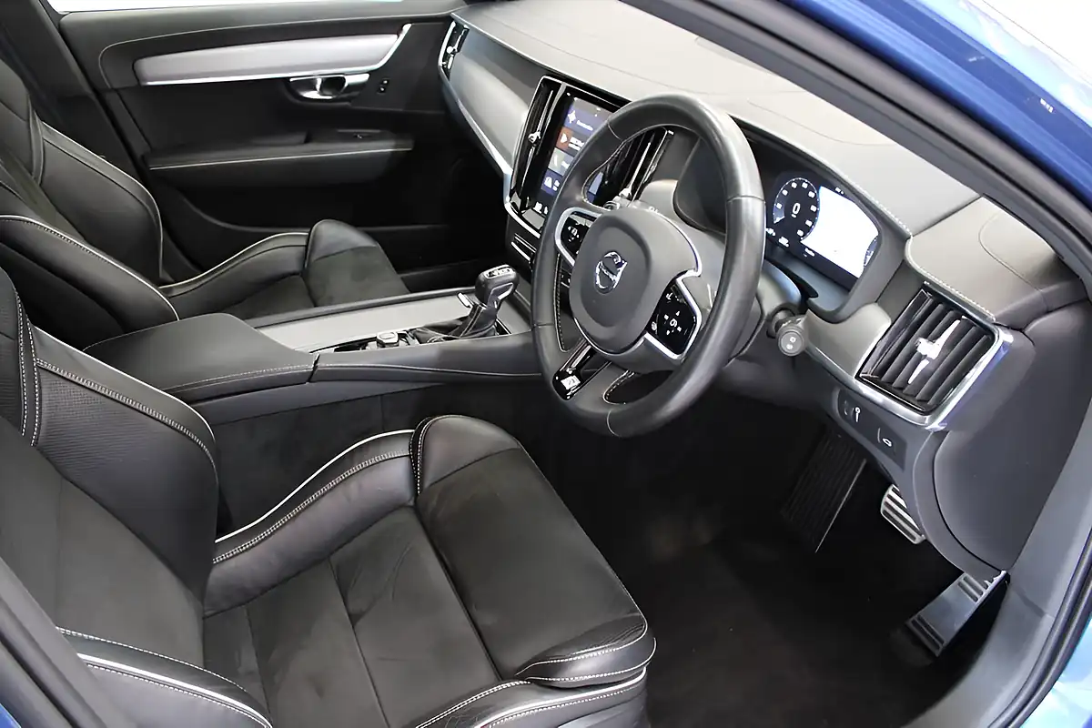 Used 2020 Volvo V90 R-Design Plus Blue - Interior and Exterior details 19
