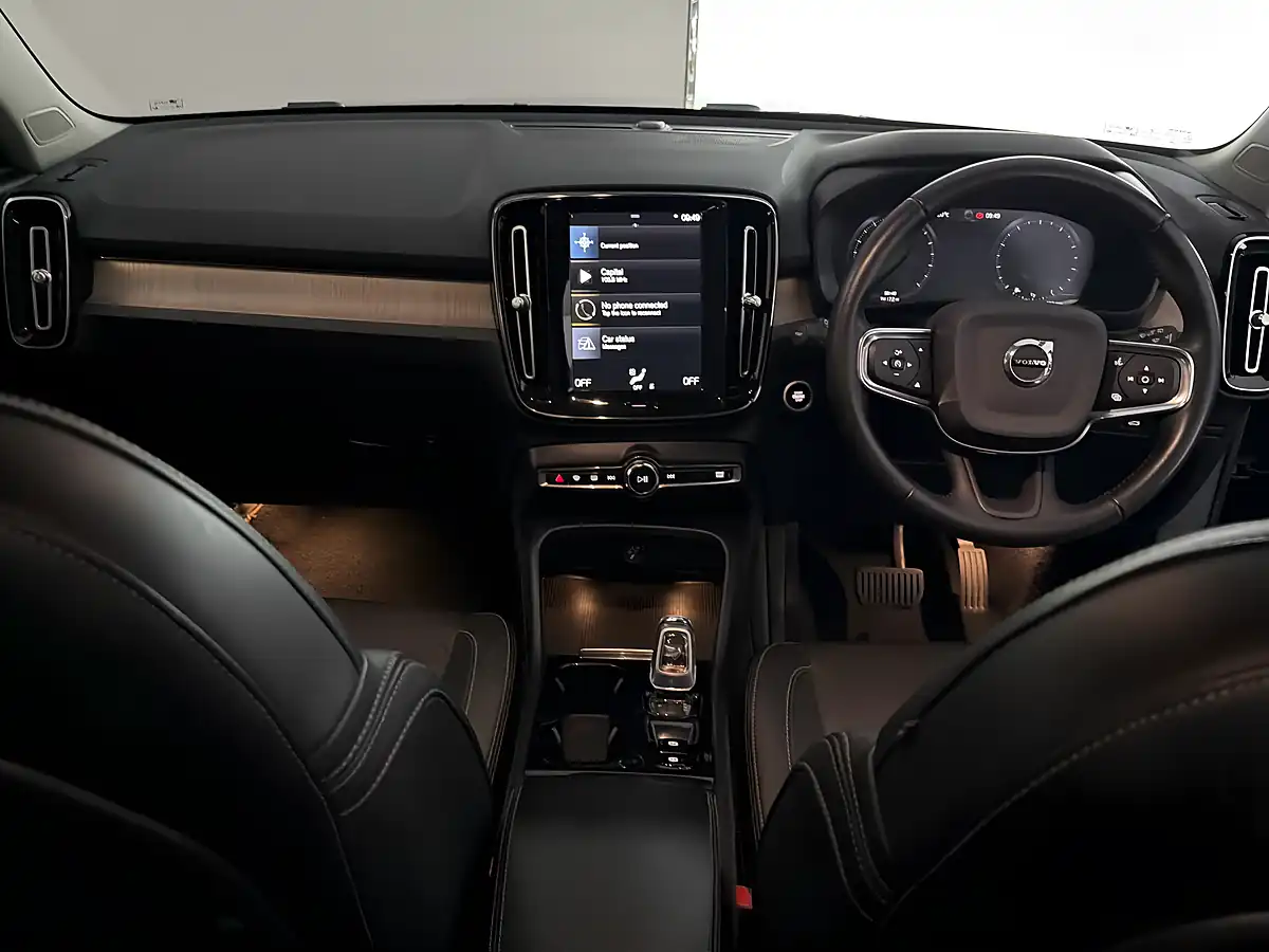 Used 2020 Volvo XC40 Inscription Black - Interior and Exterior details 10