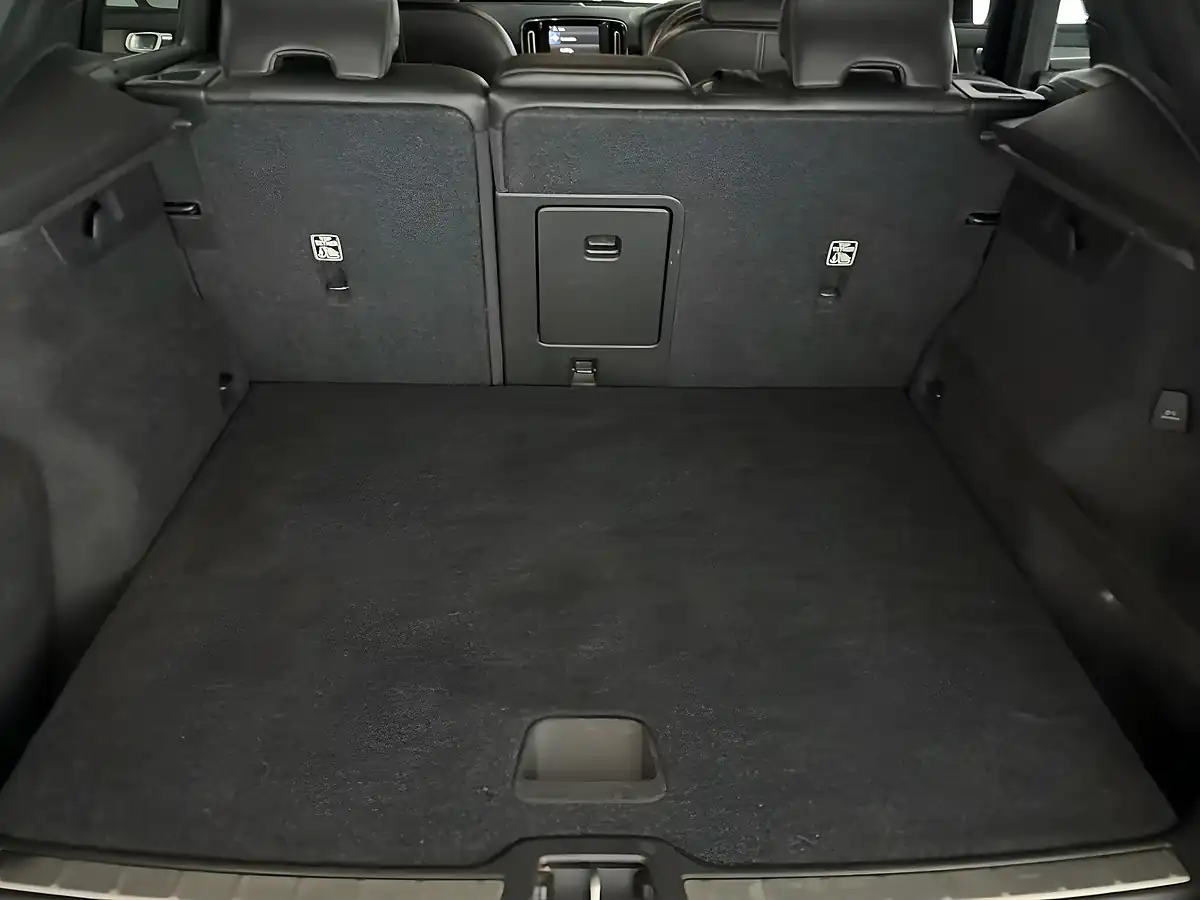 Used 2020 Volvo XC40 Inscription Black - Interior and Exterior details 13