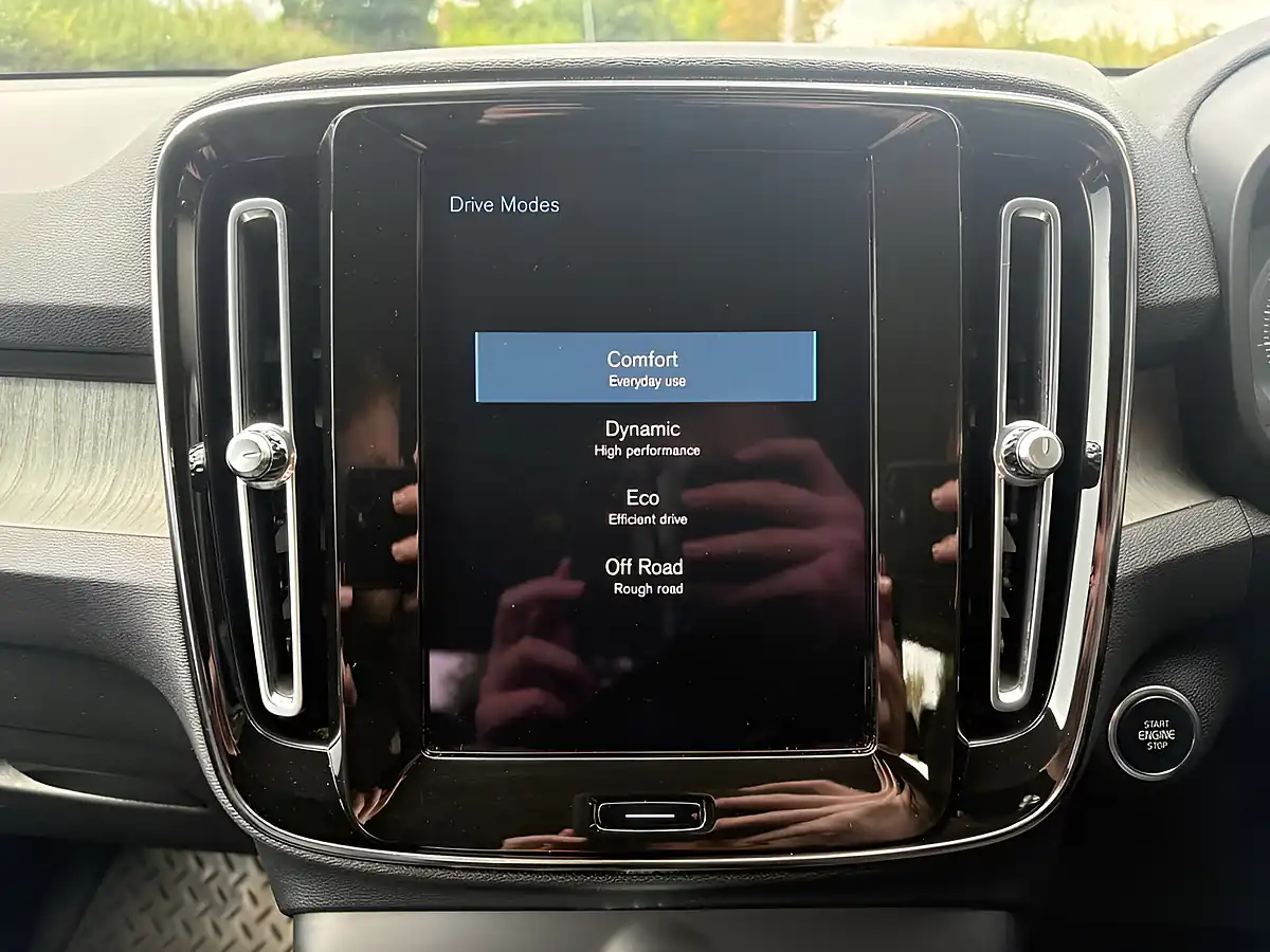 Used 2020 Volvo XC40 Inscription Grey - Interior and Exterior details 11