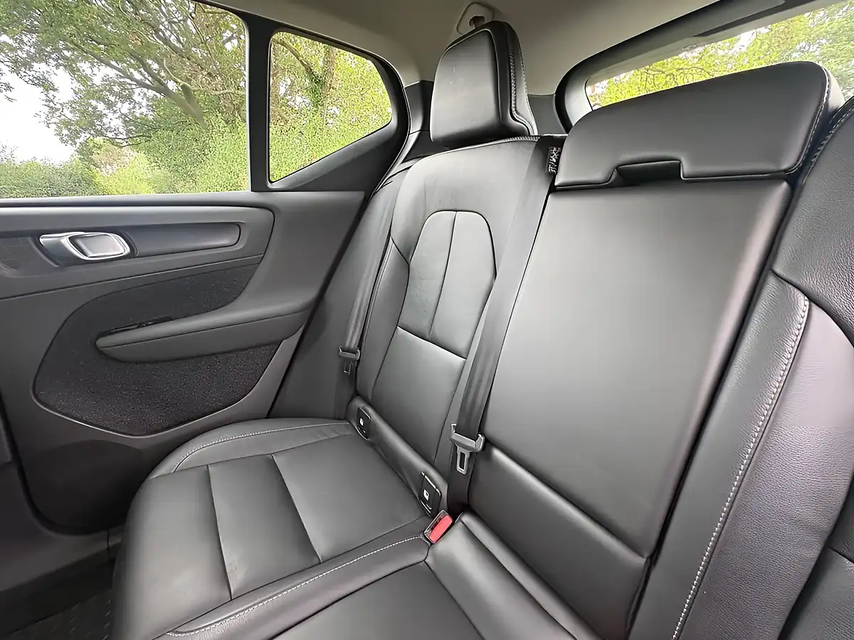 Used 2020 Volvo XC40 Inscription Grey - Interior and Exterior details 16