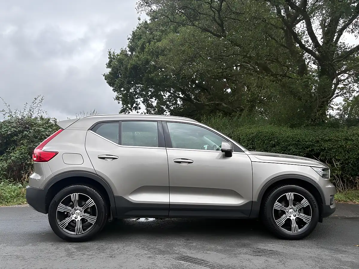 Used 2020 Volvo XC40 Inscription Grey - Interior and Exterior details 5