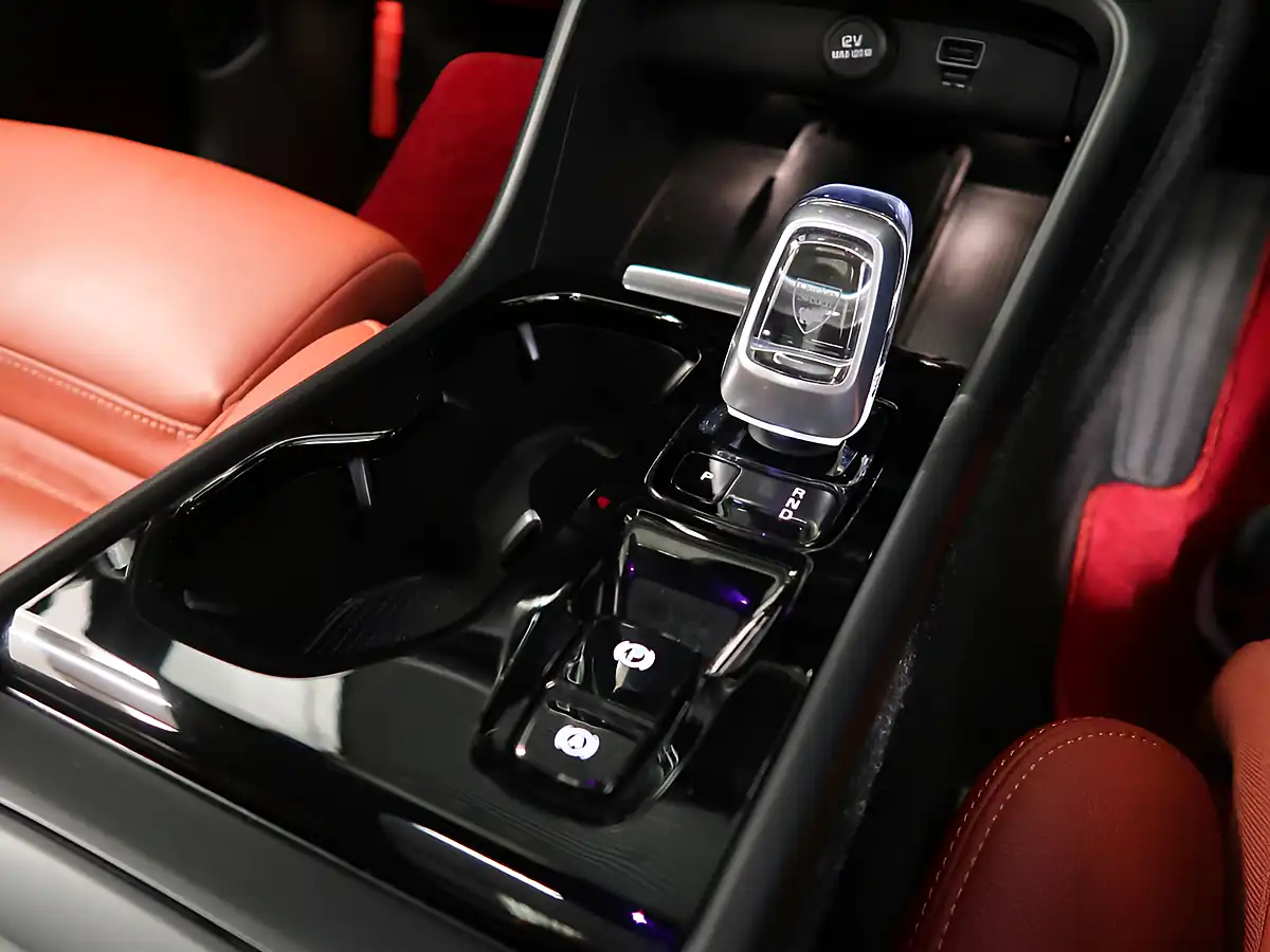 Used 2020 Volvo XC40 Inscription Pro Black - Interior and Exterior details 14