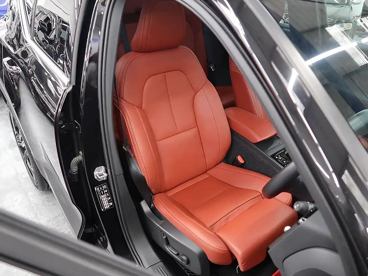 Used 2020 Volvo XC40 Inscription Pro Black - Interior and Exterior details 17