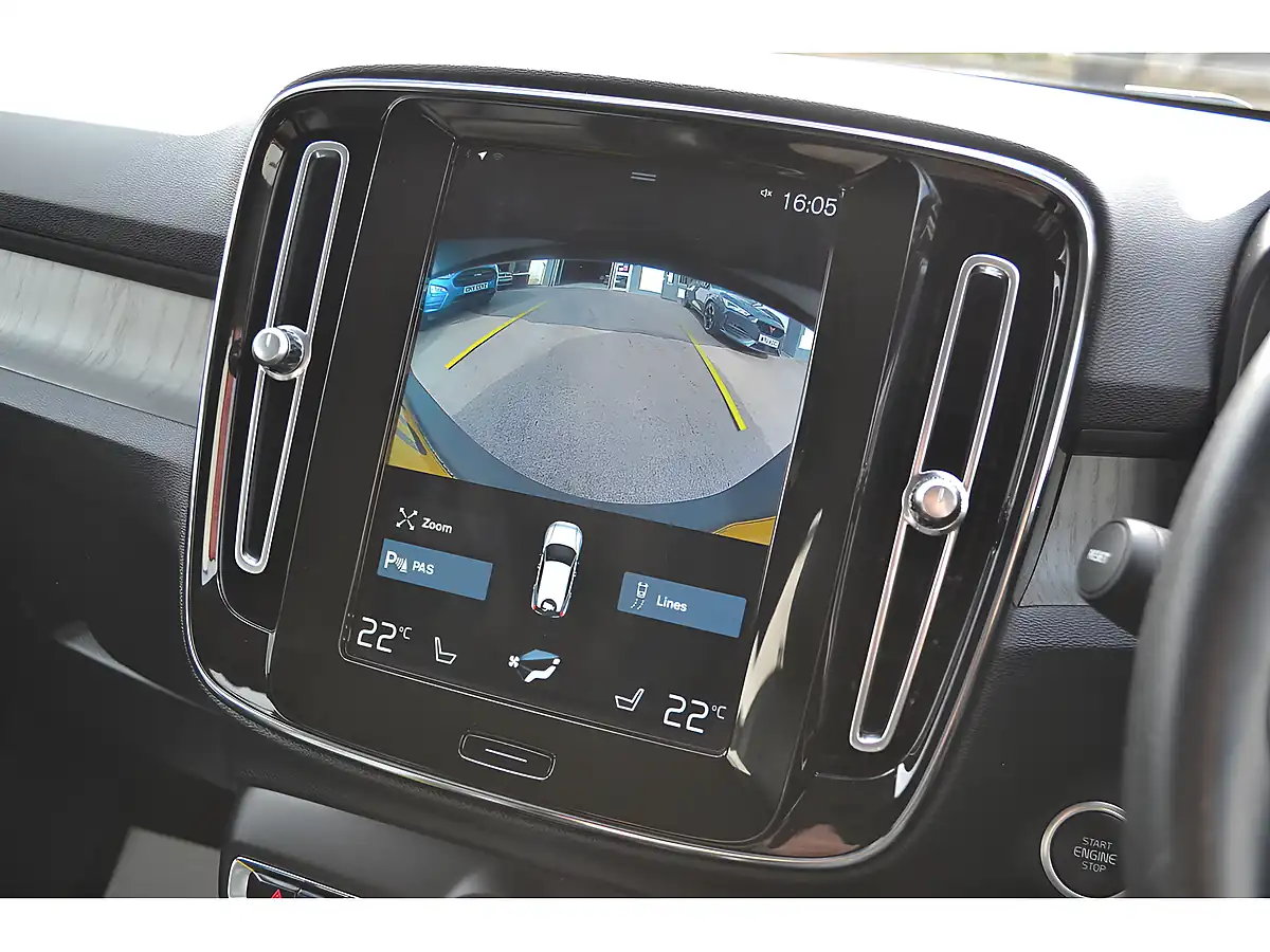 Used 2020 Volvo XC40 Inscription Pro Denim Blue - Interior and Exterior details 12